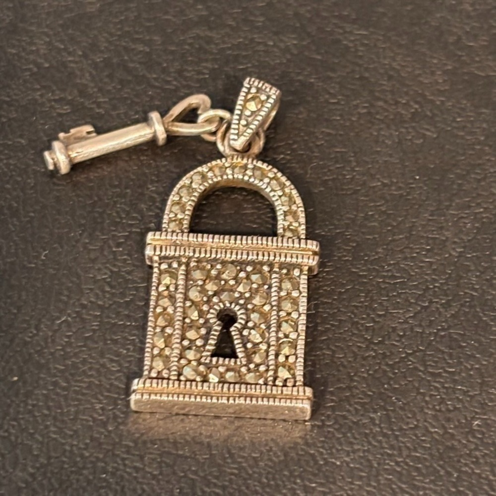 Vintage Marquisite Lock & Key Antique Style Pendant 925 Sterling Silver 1"‎ drop